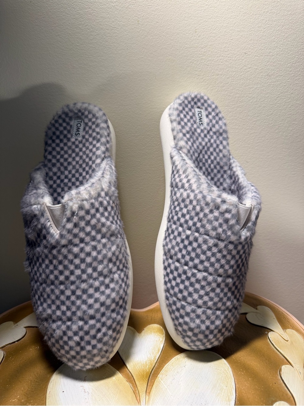Women’s Size 12 Checkerboard Toms Slide on Slippers